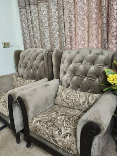7 seater sofa set in new condition