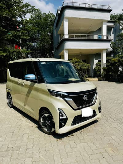 Nissan Roox S-hybrid highway star