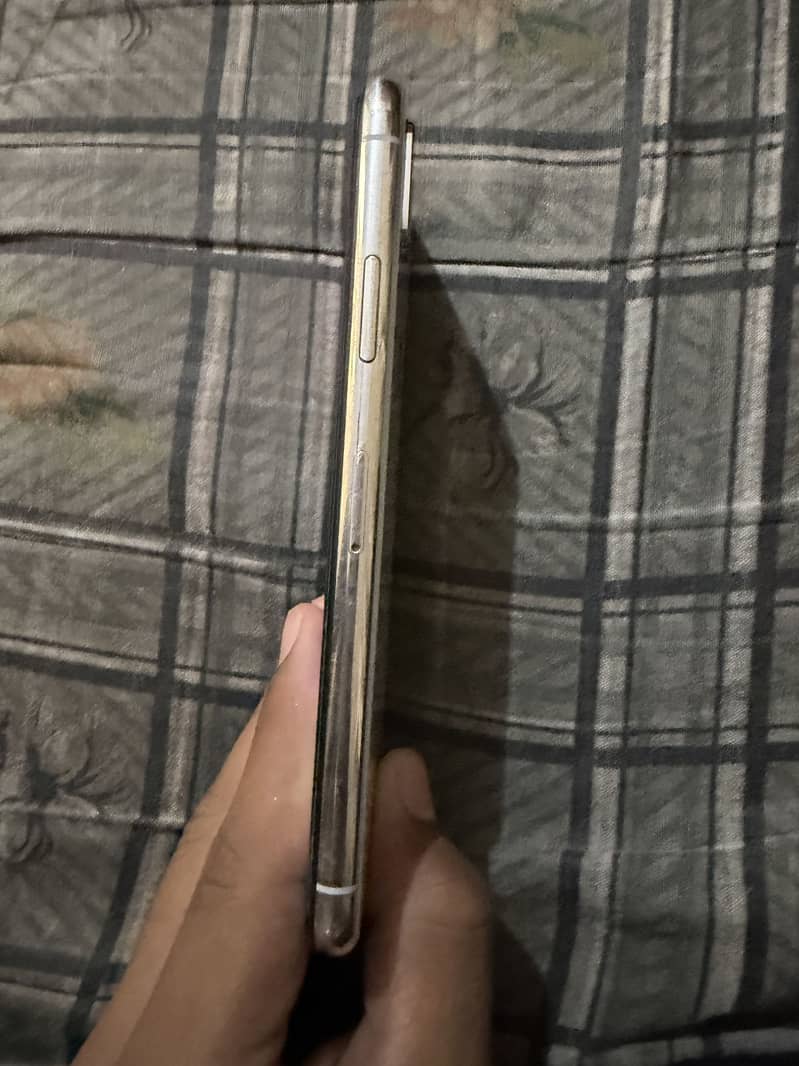 Apple iPhone X 0