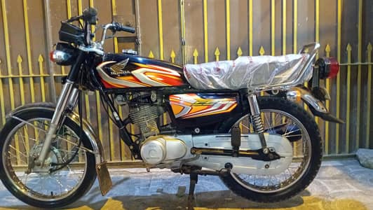 Honda CG-125cc. . . {2022} Karachi Number. . . . . 0332/3048857