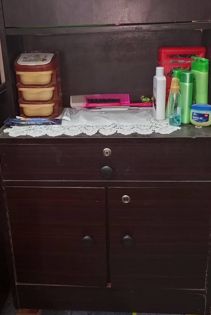 dressing table 0
