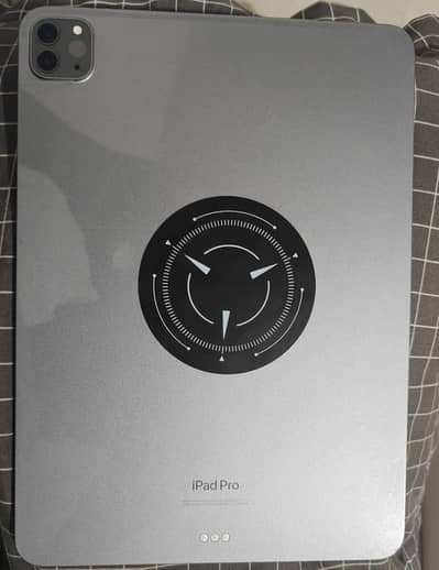 Apple iPad Pro M2 128GB for sale.
