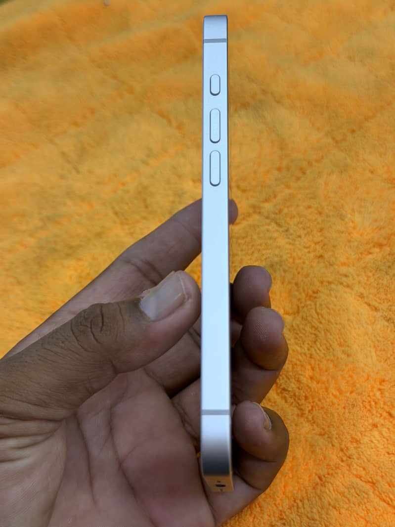 Iphone 16e 0