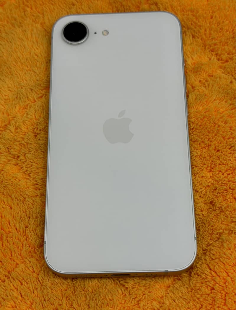 Iphone 16e 6
