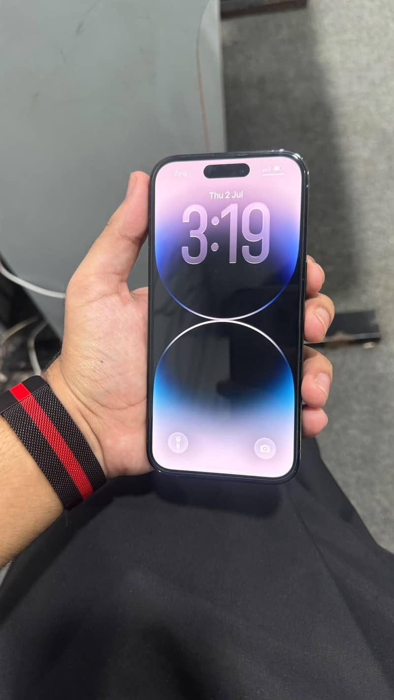 Apple iPhone 14 Pro 0