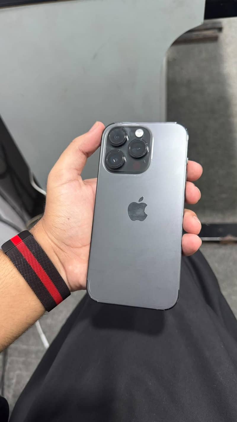 Apple iPhone 14 Pro 2