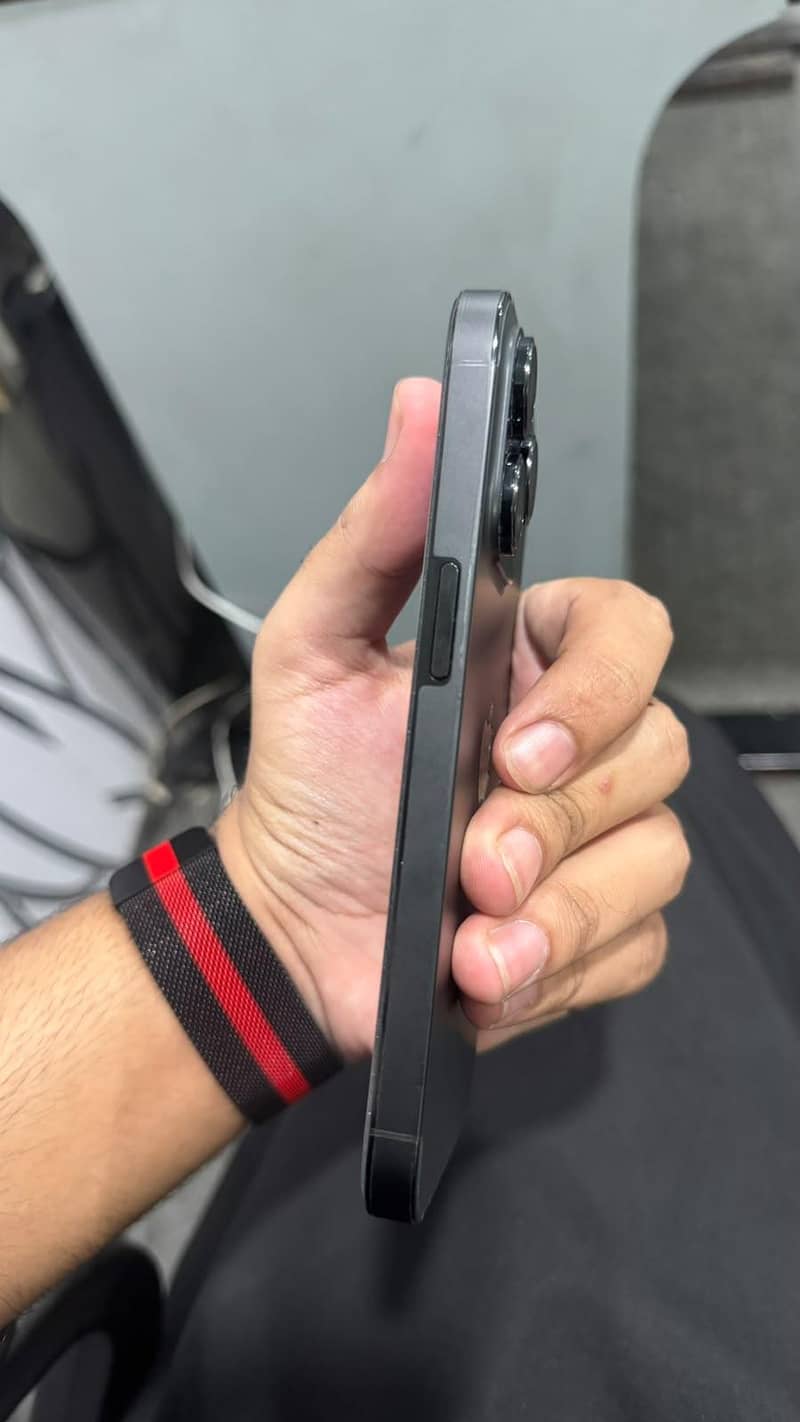 Apple iPhone 14 Pro 3