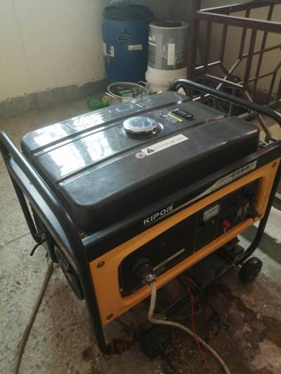 KIPOR KGE6500E, open-frame gasoline portable generator.