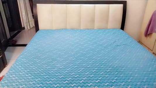 Bedroom set (Bed,wardrobe,dressing/side tables)