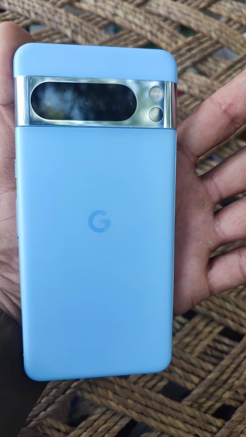 Google Pixel 8 Pro 2