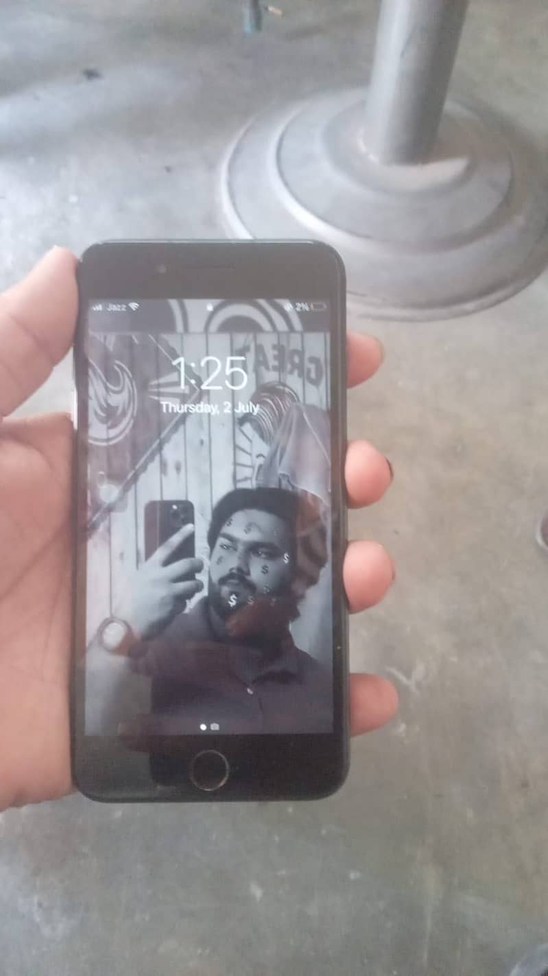 Apple iPhone 7 Plus 1