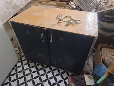 IMPORTED CABINET VERY STRONG STRUCTURE