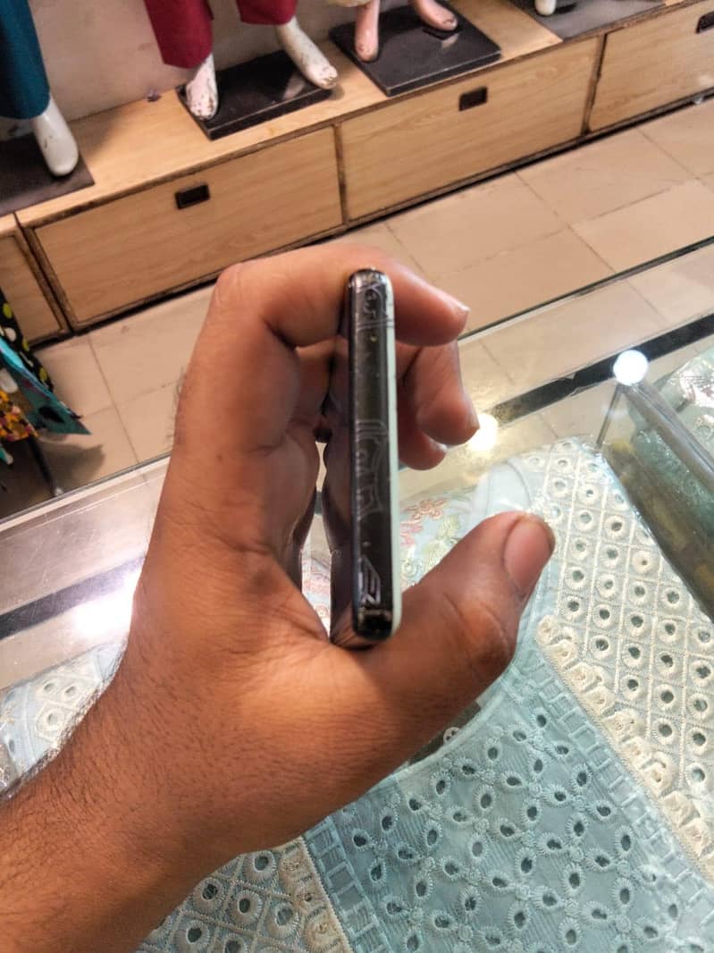 Google Pixel 6a 1