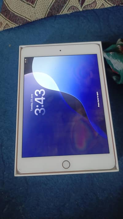 Apple iPad Mini 5 - 64GB - Gaming & Daily Use (Excellent Condition)