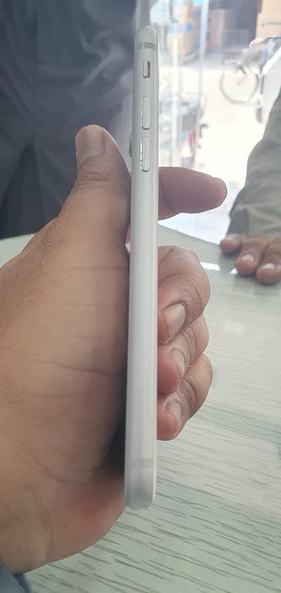 Apple iPhone 7