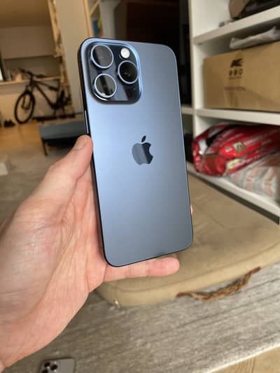Iphone 15 Pro, Factory Unlocked, 90%BH, 10/10 condition, 4 months sim