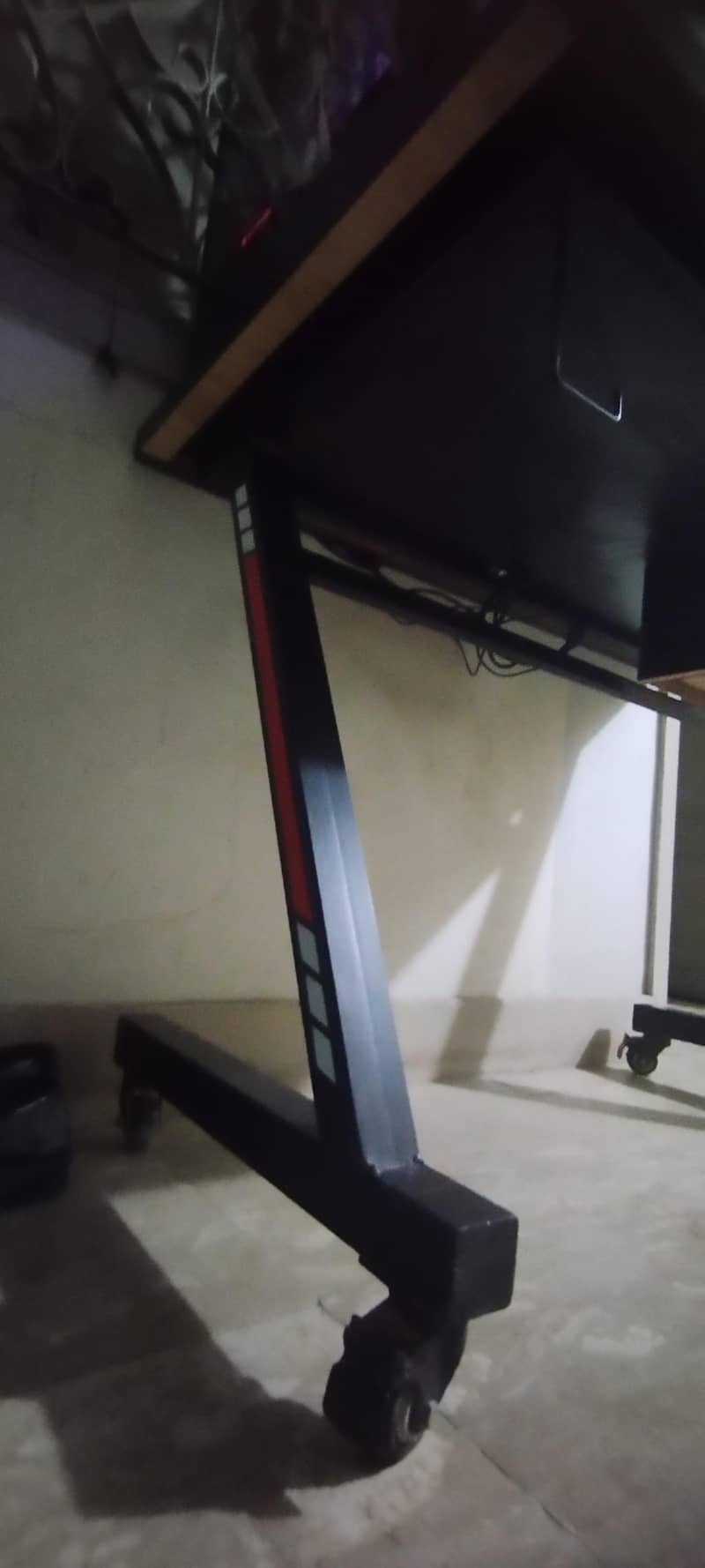 gaming pc moveable table 1