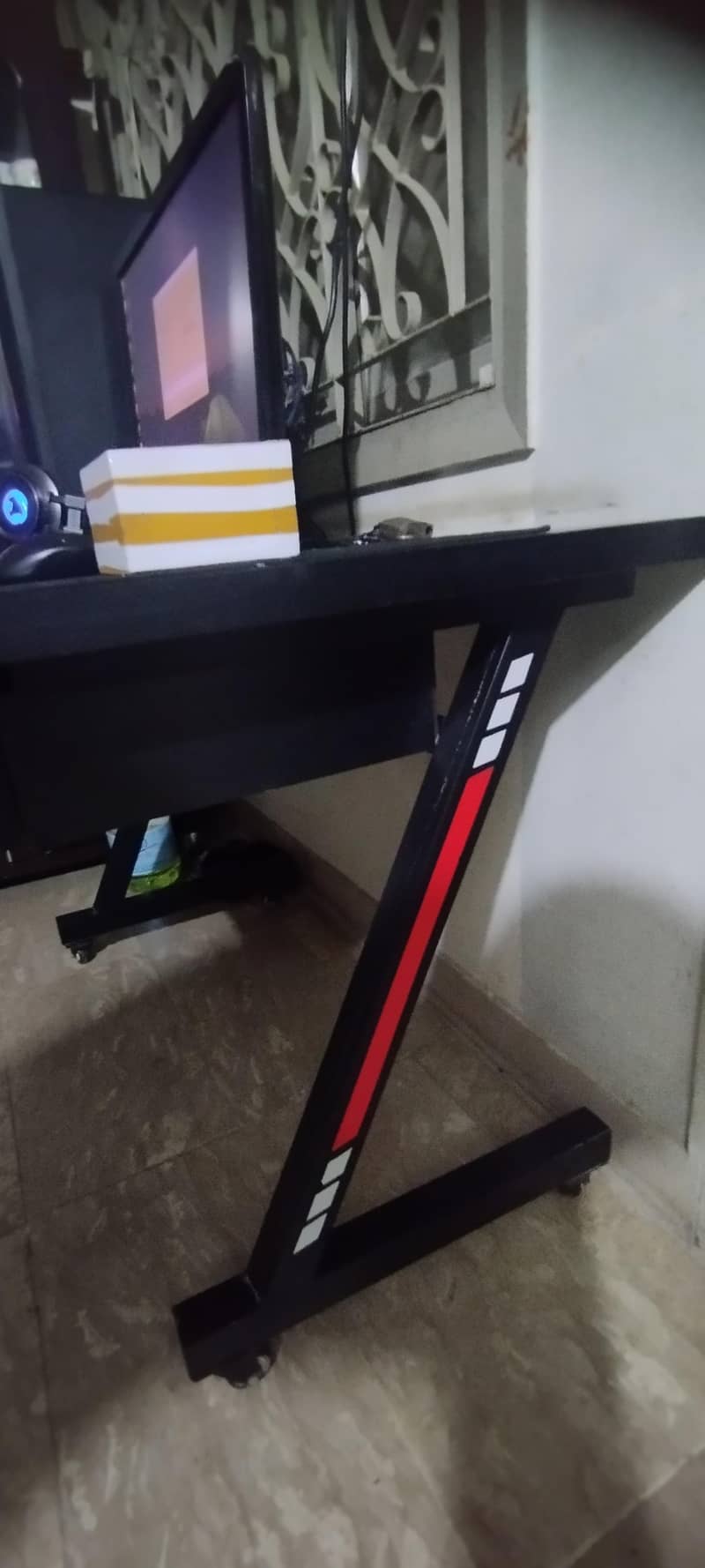 gaming pc moveable table 3