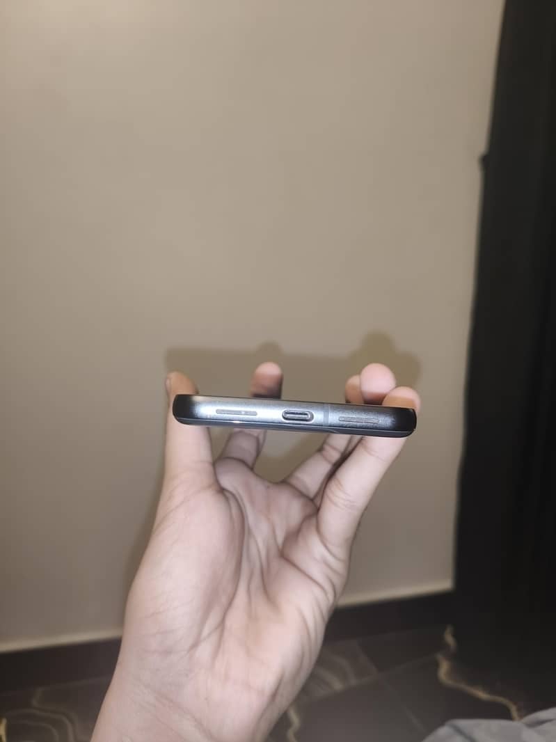 Google Pixel 8 2