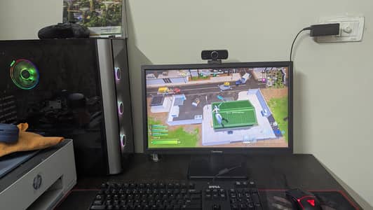 Complete Ryzen Gaming PC Setup + 22" LED + HD Webcam
