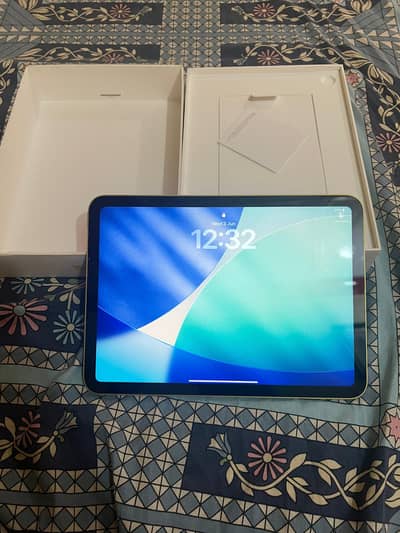 Ipad A16 11th Gen with 2 months warrenty
