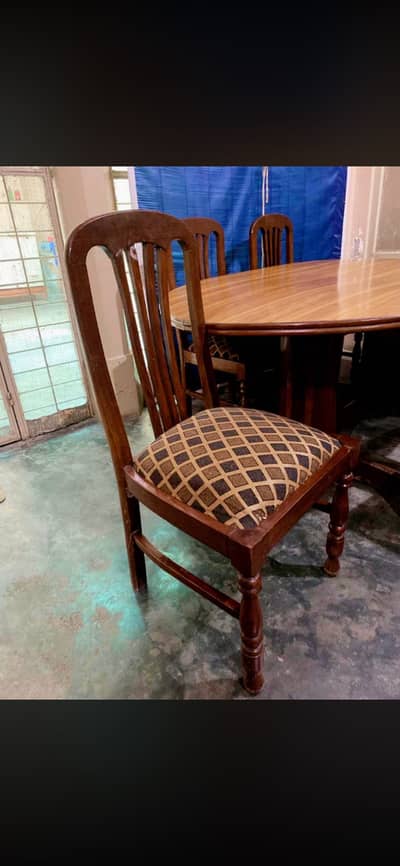 Dinning table with 6 chairs