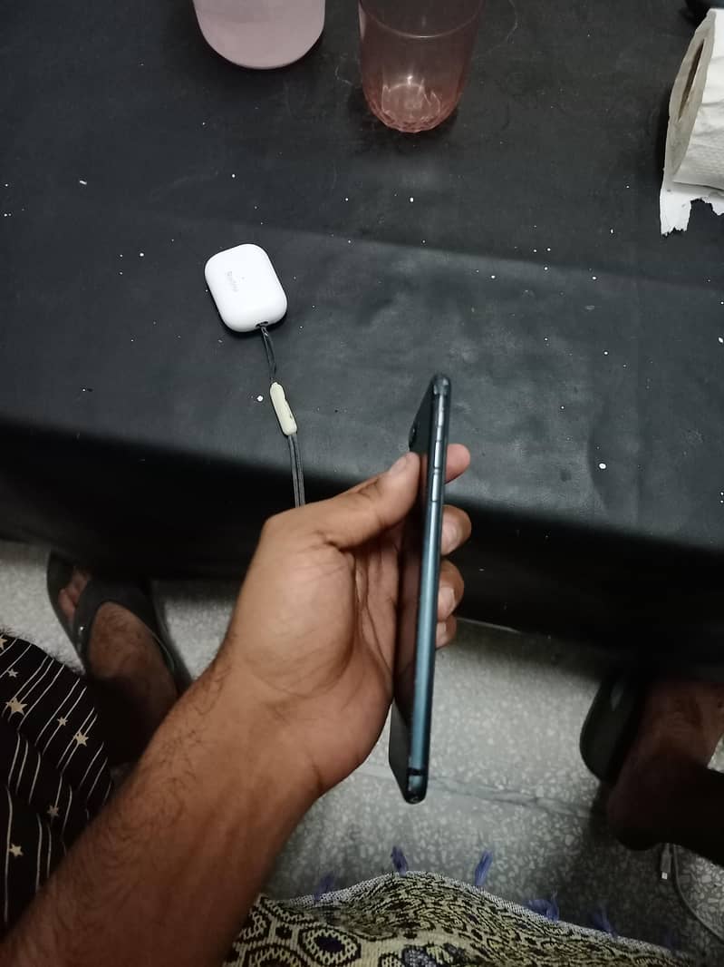 Apple iPhone 7 Plus 0