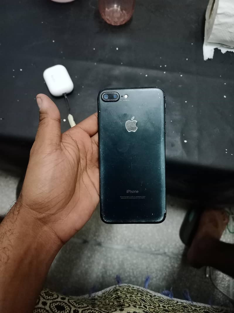 Apple iPhone 7 Plus 1