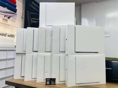 Apple 13" MacBook Air (M5, Midnight) MDHF4 16GB 01TB BOX PACK SEALED
