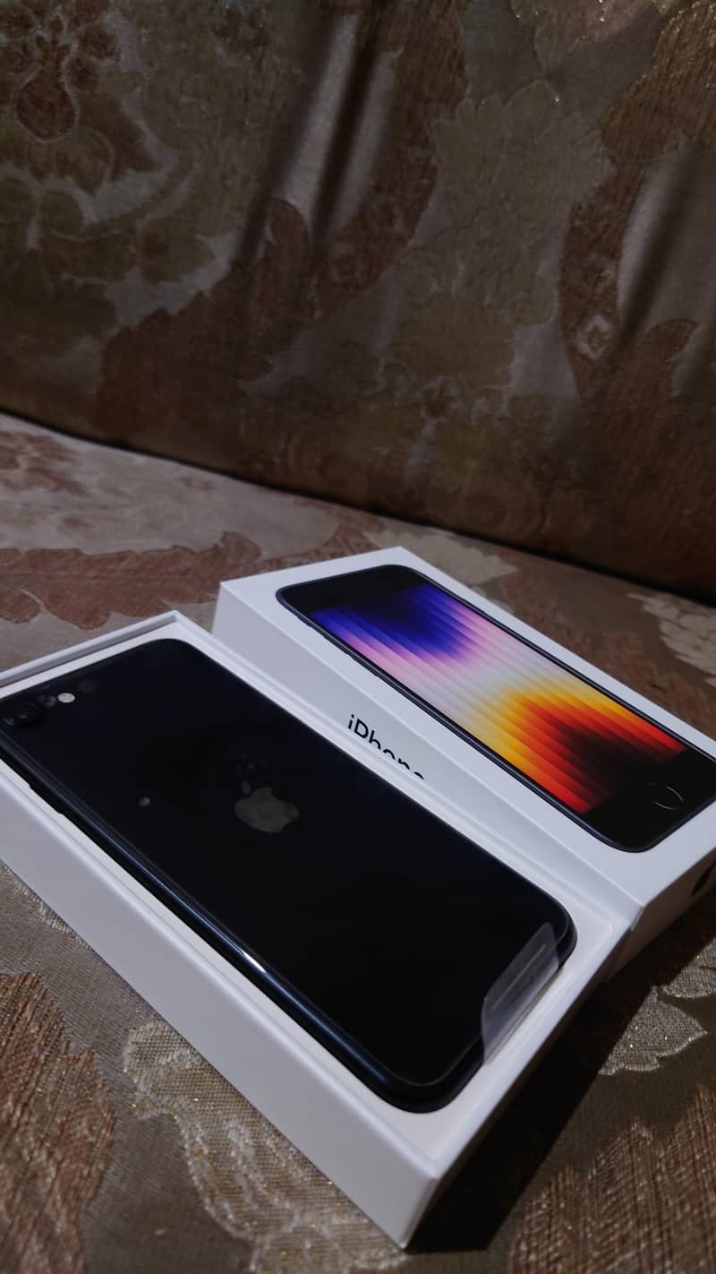iphone se 3 third generation 0