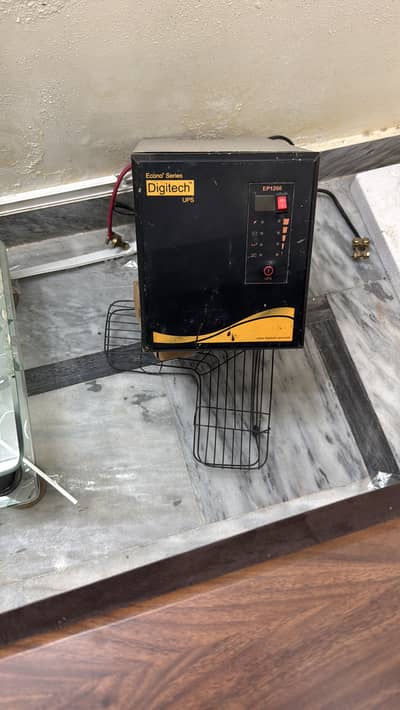 Econo series Digitech ups and alaska bettary 21 plats