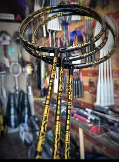 yotus racket 10/9 condition slightly scratch hai bs  feel ni hota