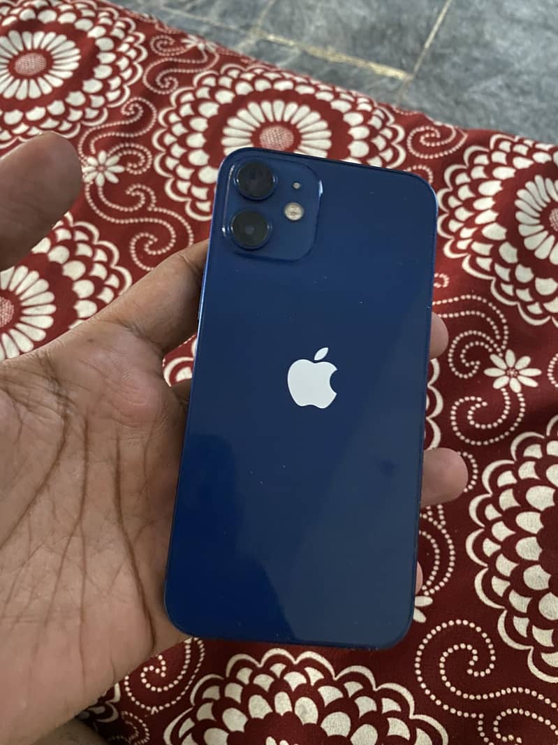 iPhone 12 mini 0