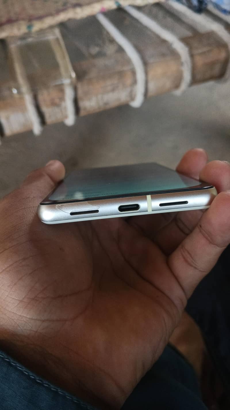 Google Pixel 7 5