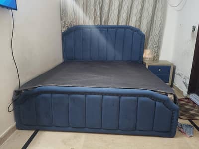 BED for sale with side tables and dressing