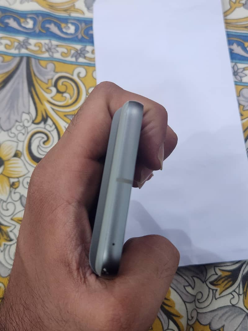 Google Pixel 8 2