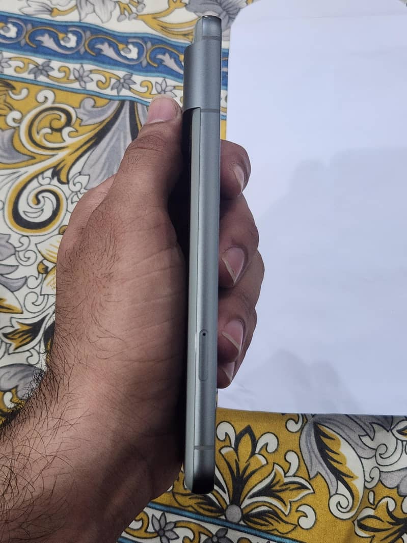 Google Pixel 8 5