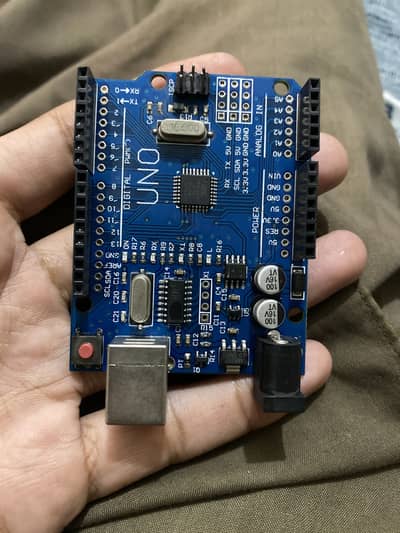 Arduino Uno R3 SMD Microcontroller Board – Excellent Condition