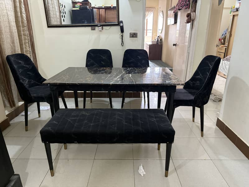 Dinning Table 0