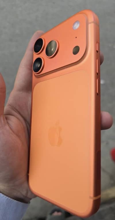 Apple iPhone 17 Pro with sim time remaining