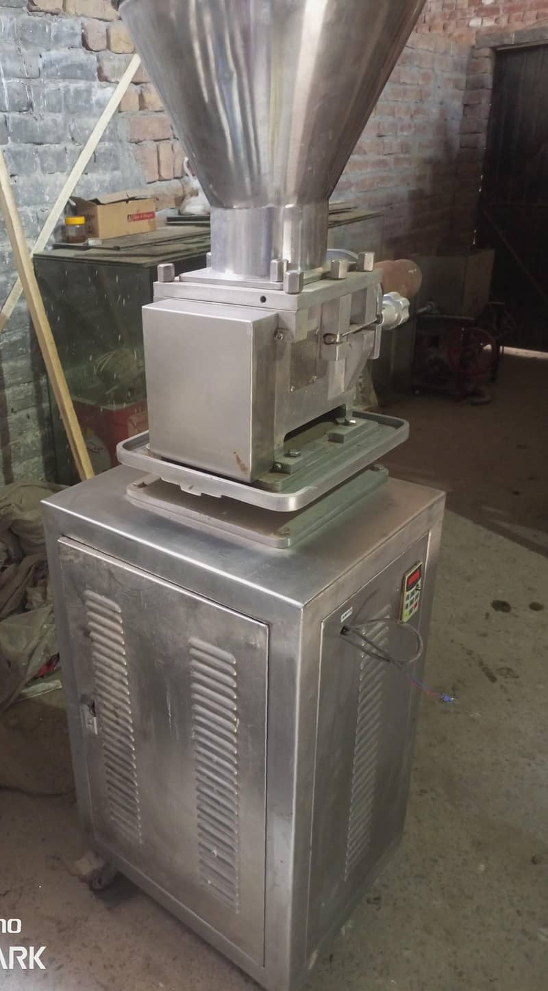 Macaroni machine 0