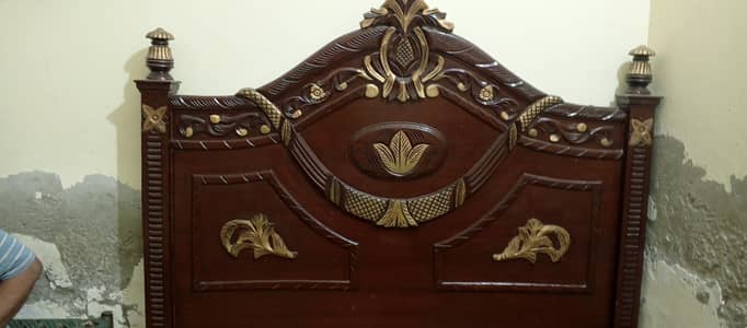 king size wooden bed