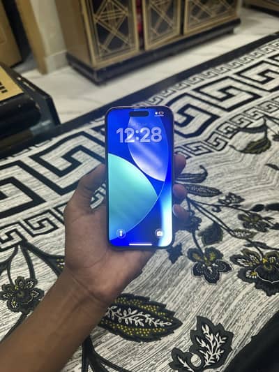 Apple iPhone 16