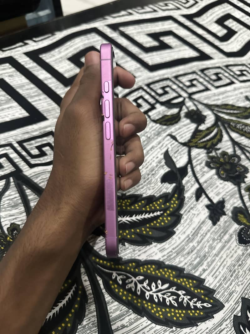 Apple iPhone 16 1