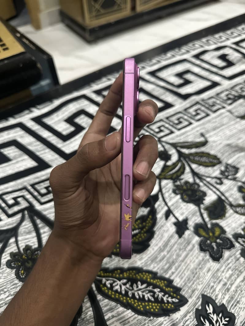 Apple iPhone 16 4