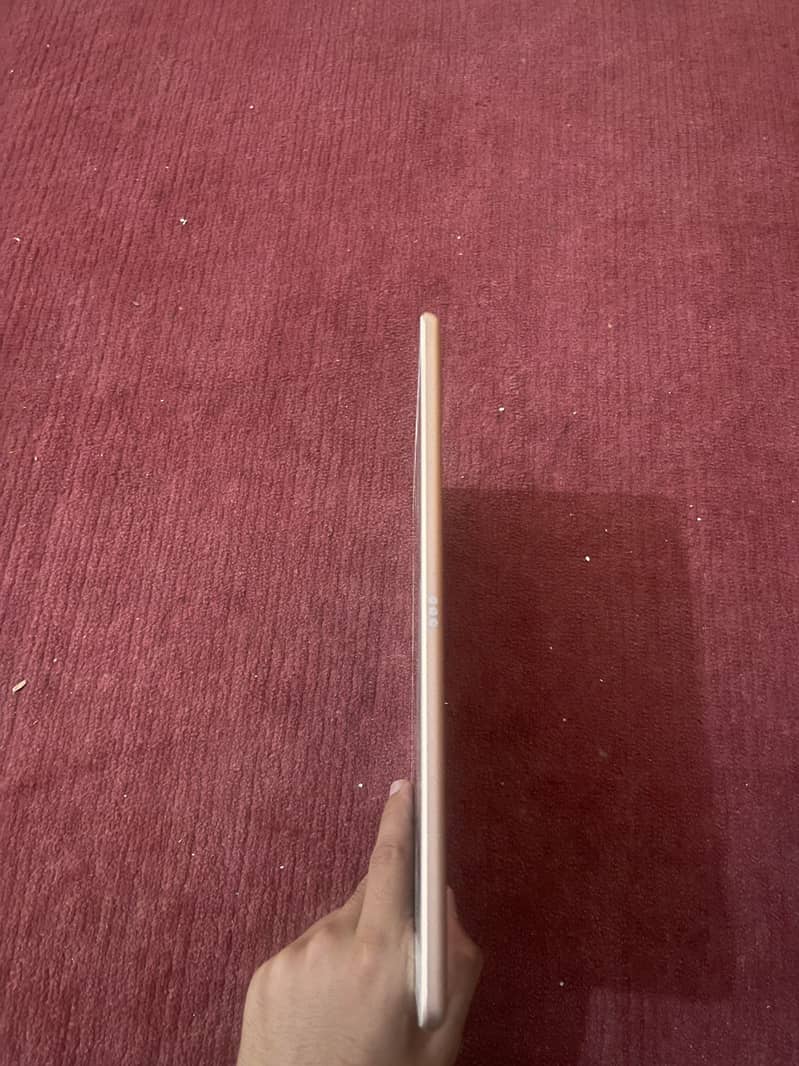 IPAD 8TH GENERATION 2
