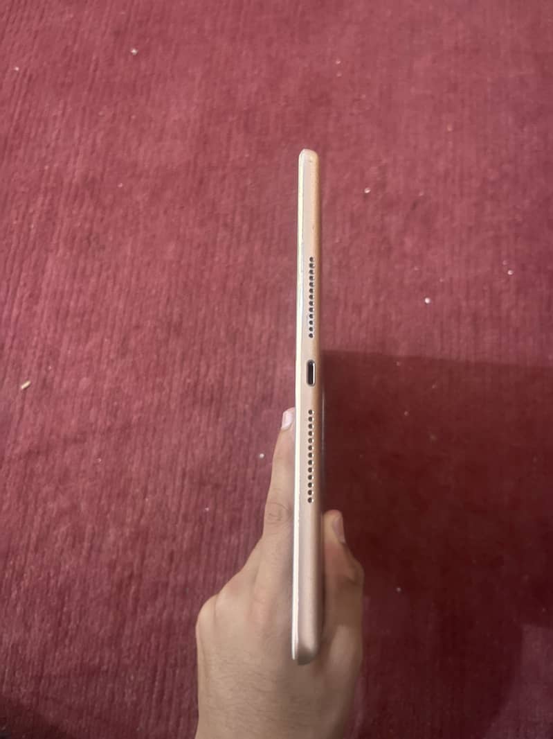IPAD 8TH GENERATION 5