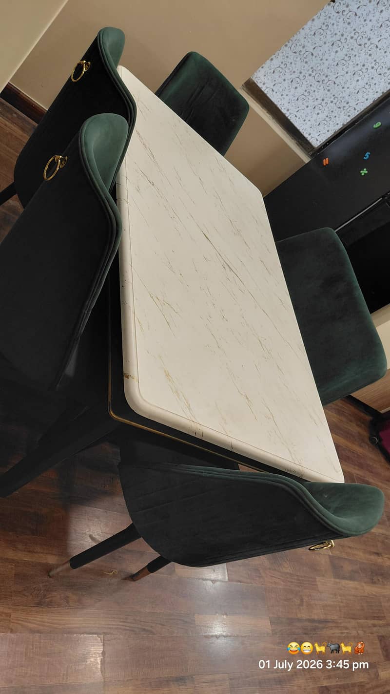Dining table 4