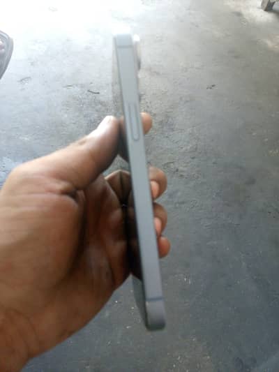 Apple iPhone 14