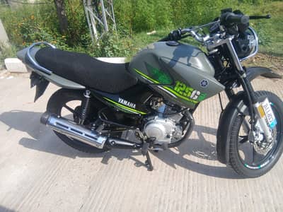 yamaha ybr 125G matte gray colour